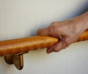 高齢者　手すり