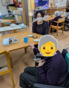 看護師　高齢者施設　見守り　お話相手　体調管理　外出付き添い　一時帰宅　サポート　広島市　介護保険適応外サービス　保険外自費サービス　　