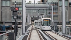 外出付き添い　外食付き添い　広島市　看護師　広島電鉄　駅前大橋ルート　高齢者　車椅子　障害者　保険外自費サービス　食事介助　排泄介助　内服サポート　