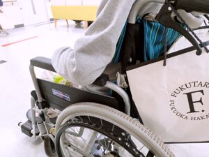 遠距離介護　看護師外出同行　外出付き添い　お買い物同行　高齢者施設見守り　外食同行　外食付き添い　歩行器　杖歩行　車椅子　シルバーカー　トイレ介助　広島市　介護保険適応外サービス　　保険外サービス 介護靴　介護シューズ 通院付き添い　受診同行　診察室付き添い　外出同行　薬局付き添い　外出付き添い　外食同行　歩行器　杖歩行　車椅子　シルバーカー　トイレ介助　看護師　　介護保険適応外サービス　保険外サービス　　診察室同行　がん相談支援センター付き添い　高齢者施設　見守り　お話相手