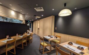 遠距離介護　看護師外出同行　外出付き添い　お買い物同行　高齢者施設見守り　外食同行　外食付き添い　歩行器　杖歩行　車椅子　シルバーカー　トイレ介助　広島市　介護保険適応外サービス　　保険外サービス 介護靴　介護シューズ 通院付き添い　受診同行　診察室付き添い　外出同行　薬局付き添い　外出付き添い　外食同行　歩行器　杖歩行　車椅子　シルバーカー　トイレ介助　看護師　　介護保険適応外サービス　保険外サービス　　診察室同行　がん相談支援センター付き添い　鰻のエイト そごう広島店