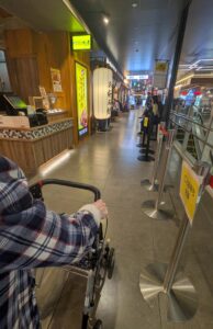 看護師外出同行　ミナモア　外出付き添い　お買い物同行　高齢者施設見守り　外食同行　外食付き添い　歩行器　杖歩行　車椅子　シルバーカー　トイレ介助　広島市　介護保険適応外サービス　　保険外サービス 介護靴　介護シューズ 通院付き添い　受診同行　診察室付き添い　外出同行　薬局付き添い　外出付き添い　外食同行　歩行器　杖歩行　車椅子　シルバーカー　トイレ介助　看護師　　介護保険適応外サービス　保険外サービス　　診察室同行　がん相談支援センター付き添い　高齢者施設　見守り　お話相手