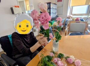 遠距離介護　看護師外出同行　外出付き添い　お買い物同行　高齢者施設見守り　外食同行　外食付き添い　歩行器　杖歩行　車椅子　シルバーカー　トイレ介助　広島市　介護保険適応外サービス　　保険外サービス 介護靴　介護シューズ 通院付き添い　受診同行　診察室付き添い　外出同行　薬局付き添い　外出付き添い　外食同行　歩行器　杖歩行　車椅子　シルバーカー　トイレ介助　看護師　　介護保険適応外サービス　保険外サービス　　診察室同行　がん相談支援センター付き添い　高齢者施設　見守り　お話相手