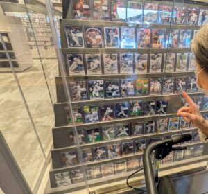 看護師　外出同行　ミナモア　外出付き添い　お買い物同行　高齢者施設見守り　外食同行　外食付き添い　歩行器　杖歩行　車椅子　シルバーカー　トイレ介助　広島市　介護保険適応外サービス　　保険外サービス 介護靴　介護シューズ 通院付き添い　受診同行　診察室付き添い　外出同行　薬局付き添い　外出付き添い　外食同行　歩行器　杖歩行　車椅子　シルバーカー　トイレ介助　看護師　　介護保険適応外サービス　保険外サービス　　診察室同行　がん相談支援センター付き添い　高齢者施設　見守り　お話相手