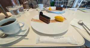 看護師　外出同行　ミナモア　外出付き添い　お買い物同行　高齢者施設見守り　外食同行　外食付き添い　歩行器　杖歩行　車椅子　シルバーカー　トイレ介助　広島市　介護保険適応外サービス　　保険外サービス 介護靴　介護シューズ 通院付き添い　受診同行　診察室付き添い　外出同行　薬局付き添い　外出付き添い　外食同行　歩行器　杖歩行　車椅子　シルバーカー　トイレ介助　看護師　　介護保険適応外サービス　保険外サービス　　診察室同行　がん相談支援センター付き添い　高齢者施設　見守り　お話相手