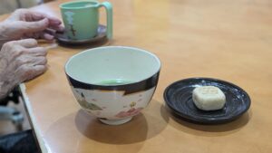 敬老の日　高齢者施設　見守り　看護師